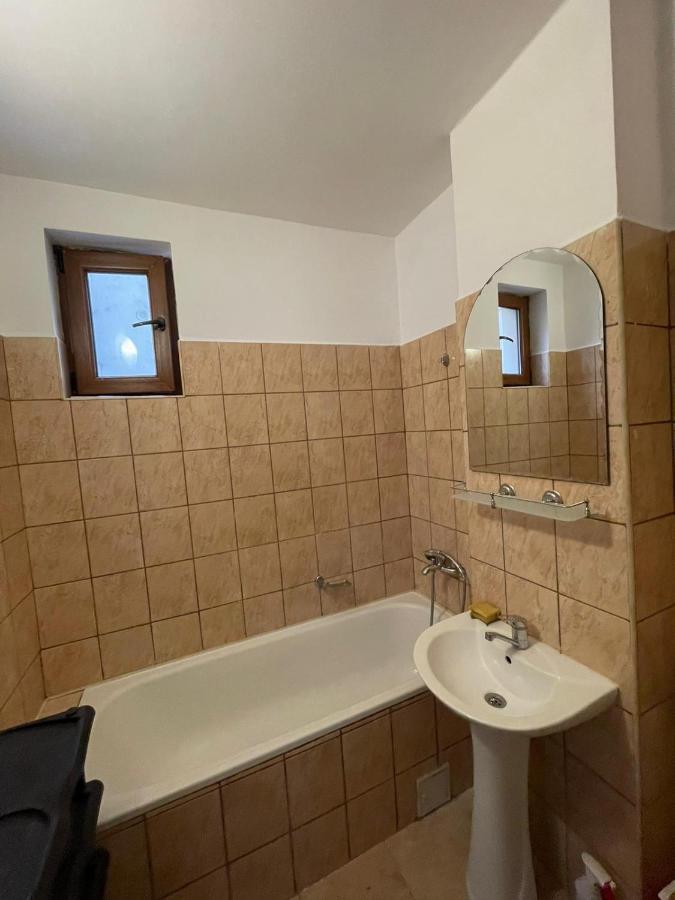 2Br Cosy Apart Satu Mare Ngoại thất bức ảnh